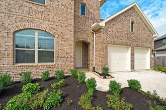 Building Photo - 8706 Sunbury Oak Cir