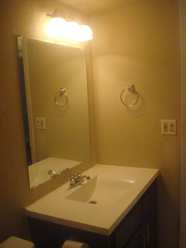 Bathroom - 415 N Halifax Ave