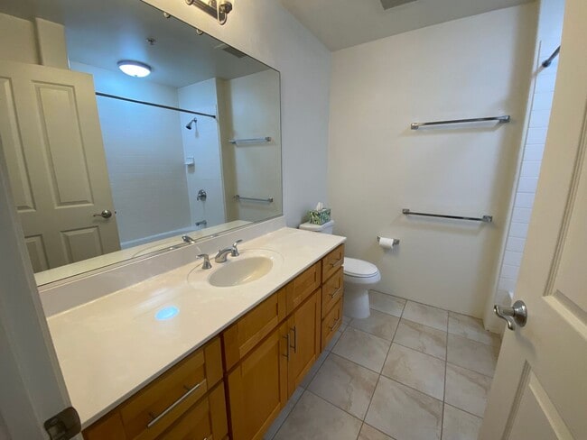 Building Photo - Available Now - 91-1027 Kamaaha Ave, #606