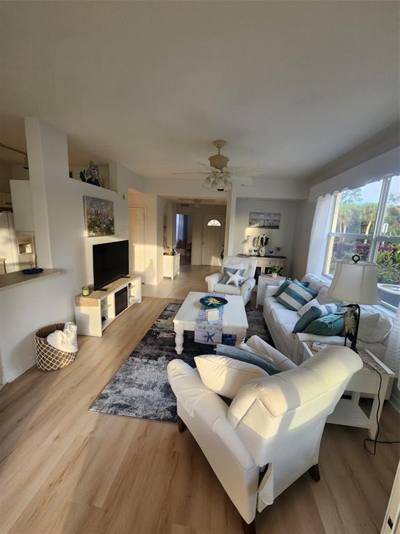 Building Photo - 4442 Corso Venetia Blvd