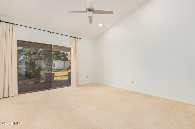 Building Photo - 816 E Forest Hills Dr