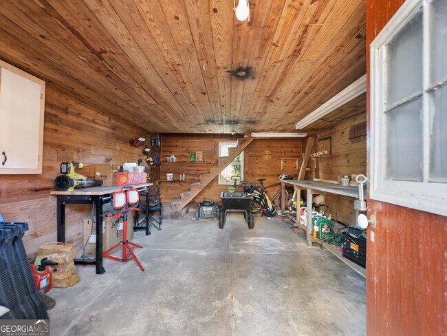 Building Photo - 249 Martin St