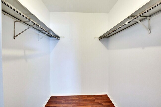 Building Photo - 8002 Croftwood Dr