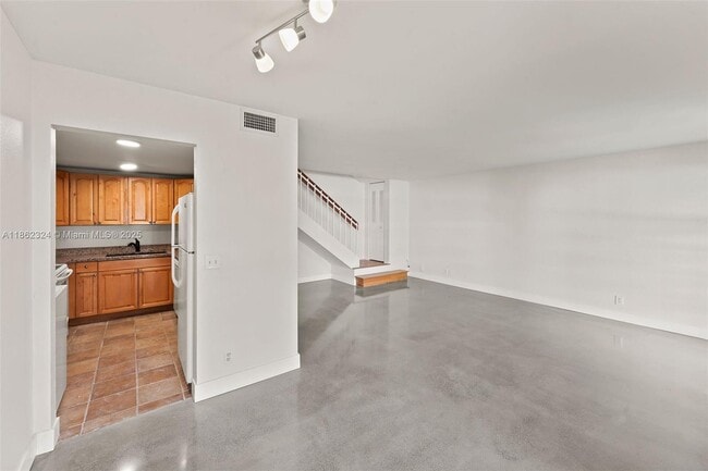 Building Photo - 7911 Camino Cir