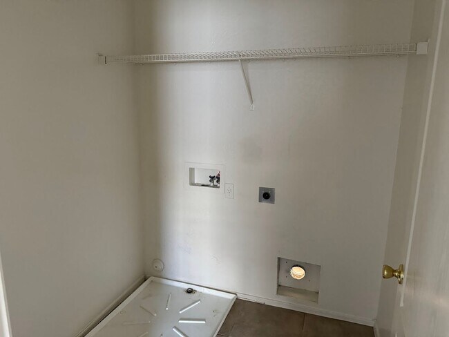 Building Photo - Beautiful Home for Rent in Tolleson!