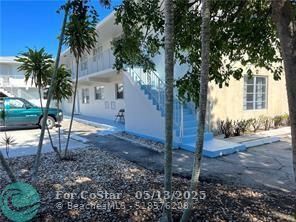 Building Photo - 4652 Poinciana St