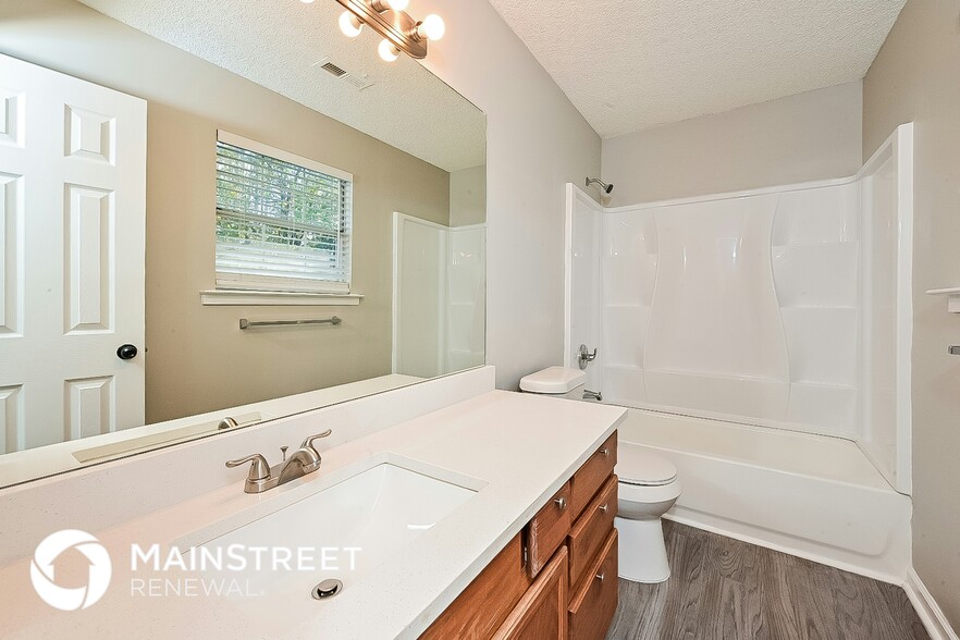 Building Photo - 220 Eagle Way