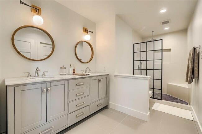 Building Photo - 1524 Sheridan Trail