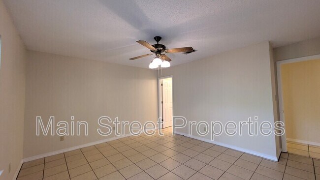 Building Photo - 1485 Pine Ln Dr