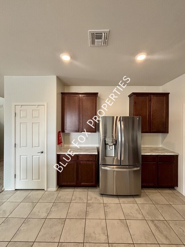 Building Photo - 8518 W Pelican Pl