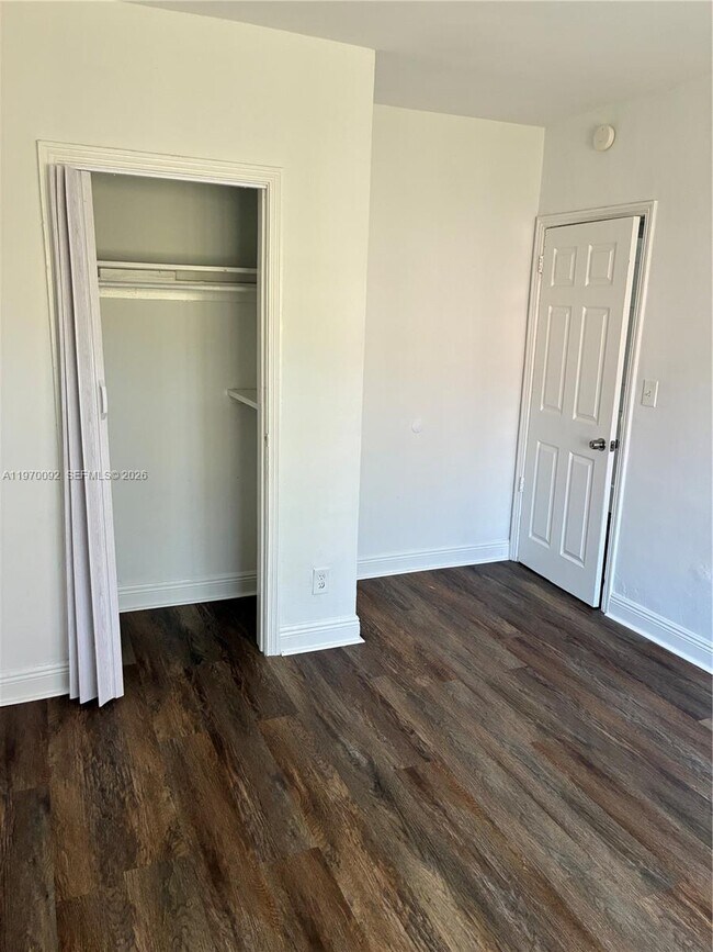 Building Photo - 750 NE 86th St