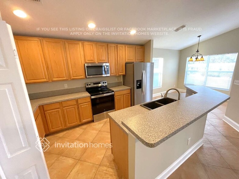 Building Photo - 22807 Hawk Hill Loop