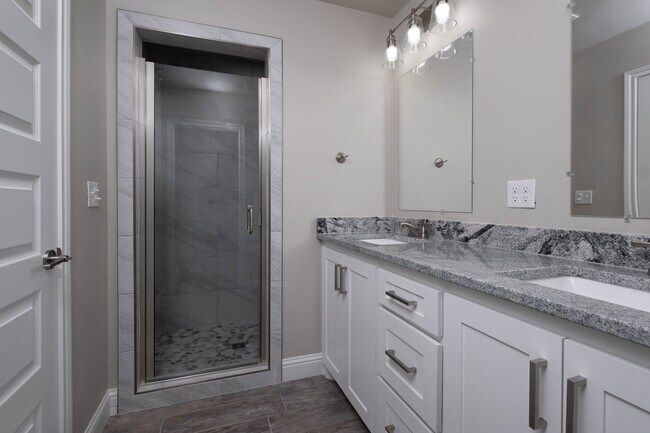 Building Photo - 1711 2nd Ave