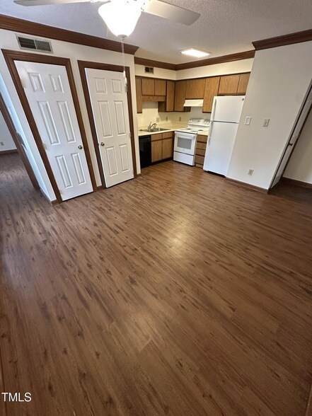 Building Photo - 3605 Helix Ct