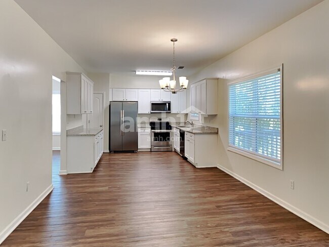 Building Photo - 303 Millpond Pkwy