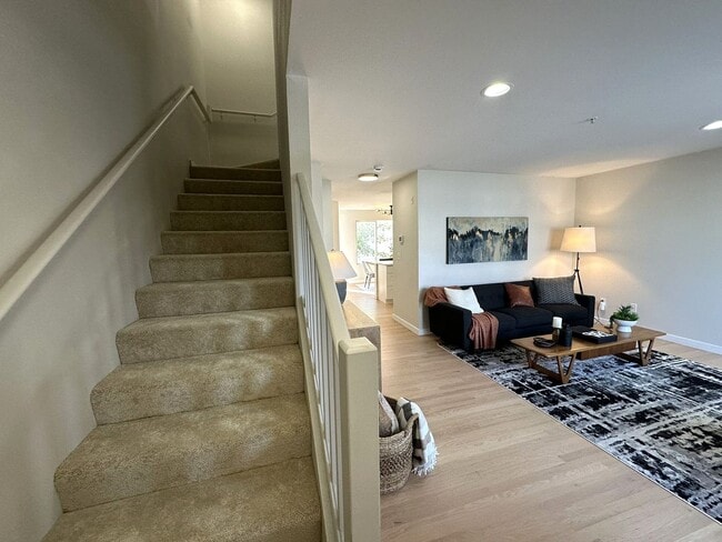 Building Photo - Updated 3-Story Condo with Balconies in So...