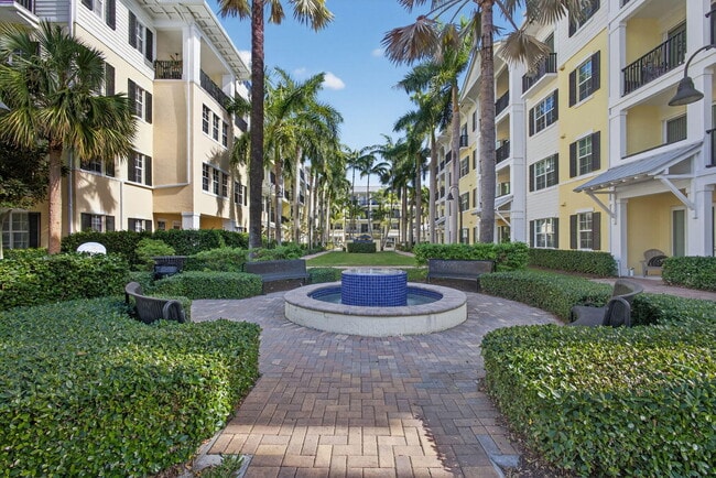 Building Photo - 225 S Latitude Cir