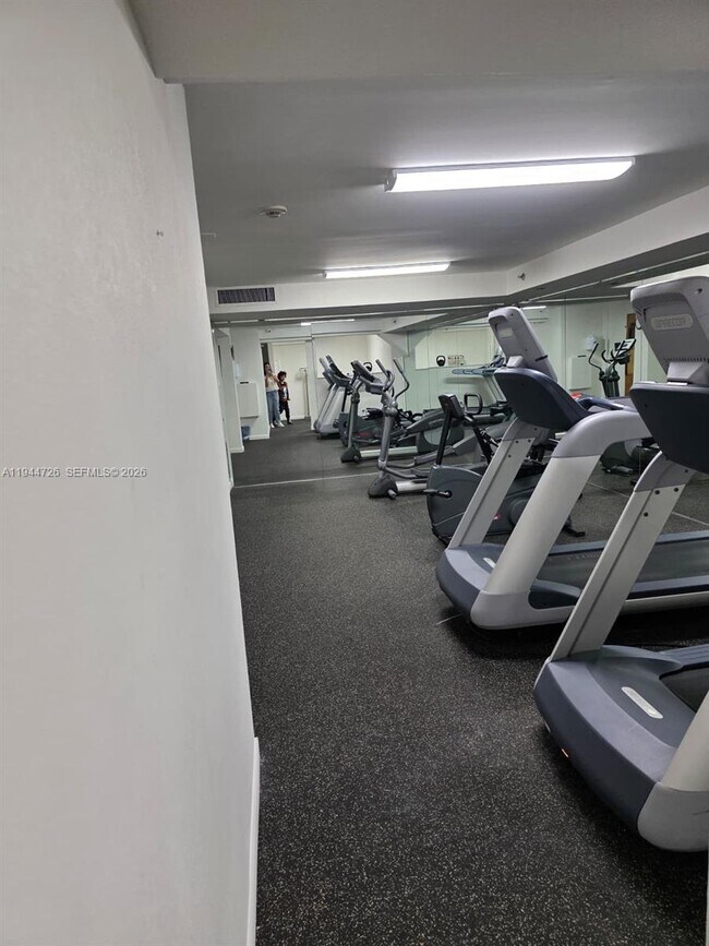 Building Photo - 18151 NE 31st Ct