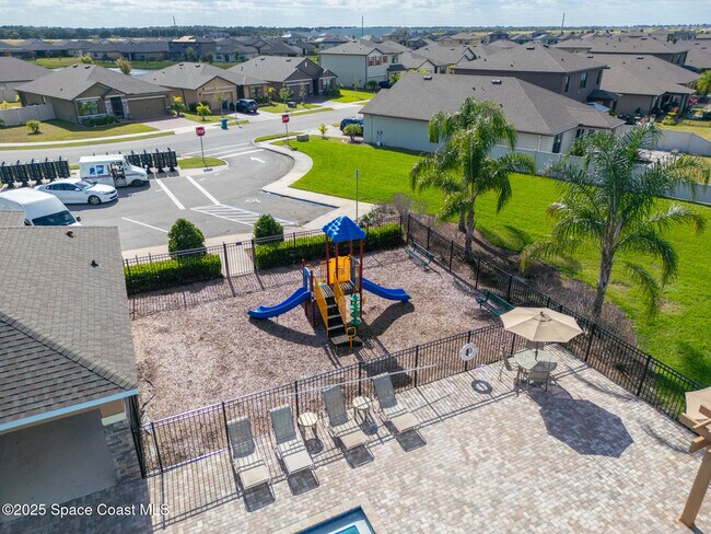 Building Photo - 1854 Capital Dr