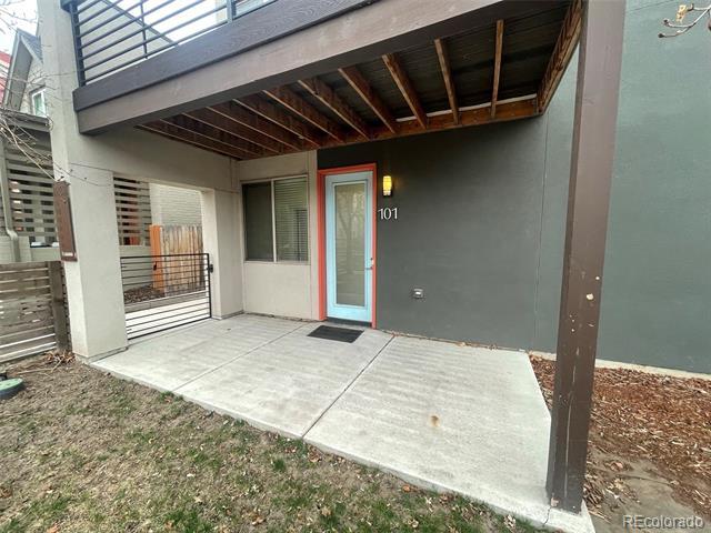 Building Photo - 1883 Vine St