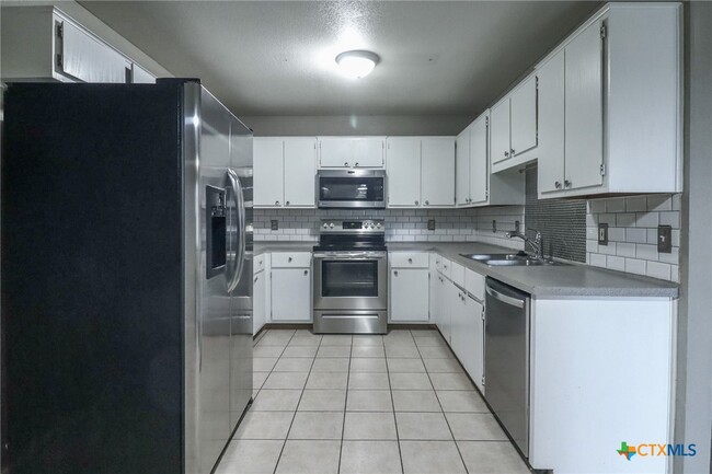 Building Photo - 2708 Edgefield St