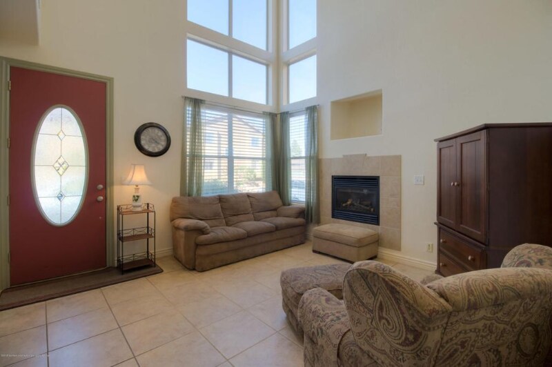 Building Photo - 1504 E Helen Way