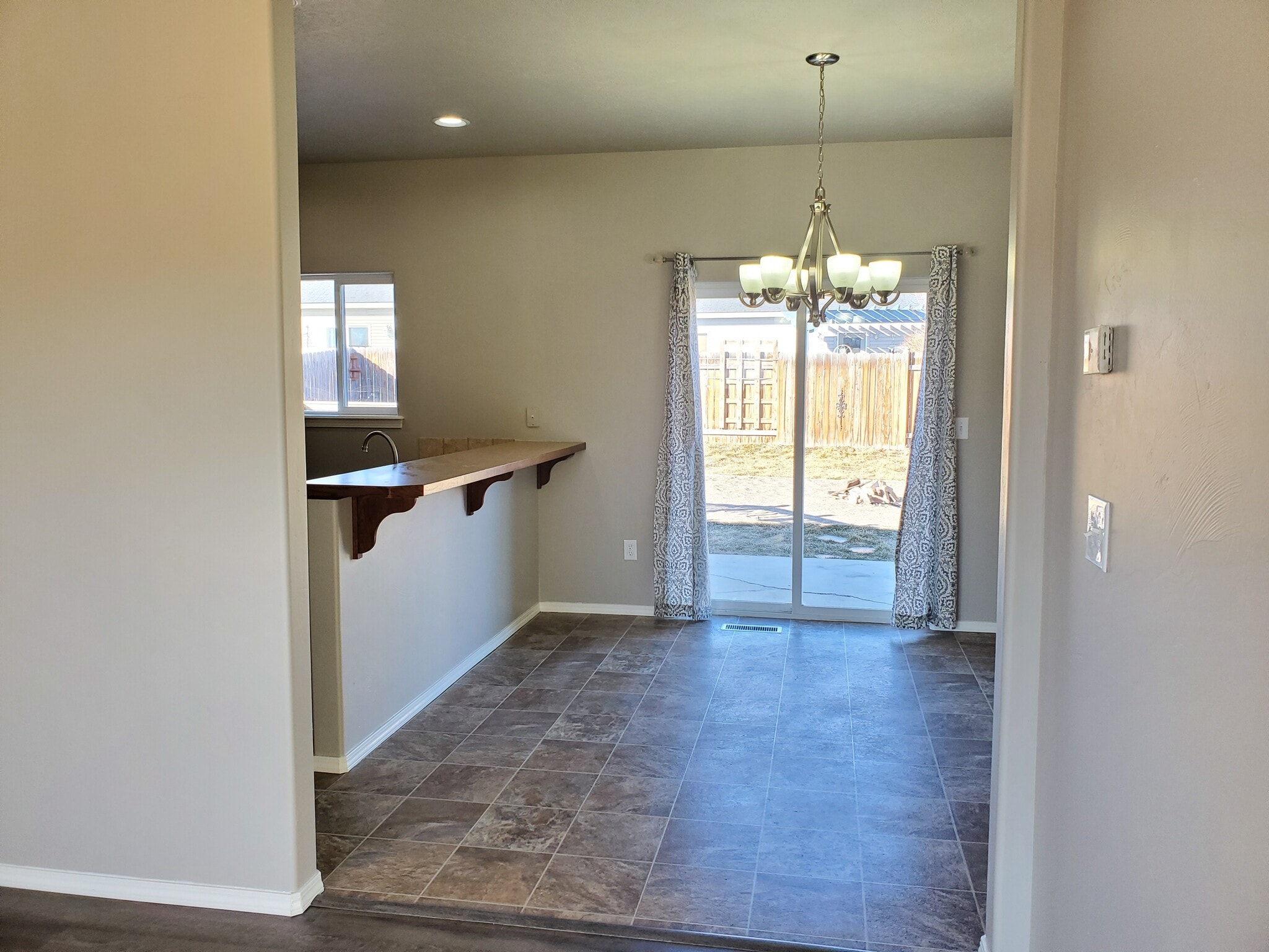 Dining Room with sliding patio door - 776 Parkwood Dr