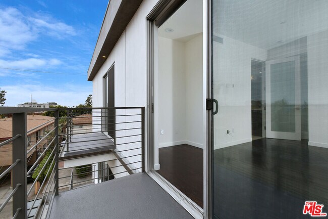 Building Photo - 11610 Ohio Ave