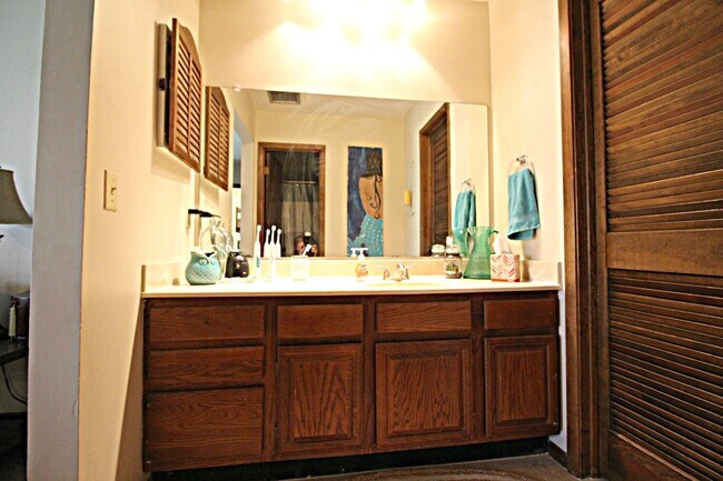 Building Photo - Beautifully Updated Patio Home In Niceville!