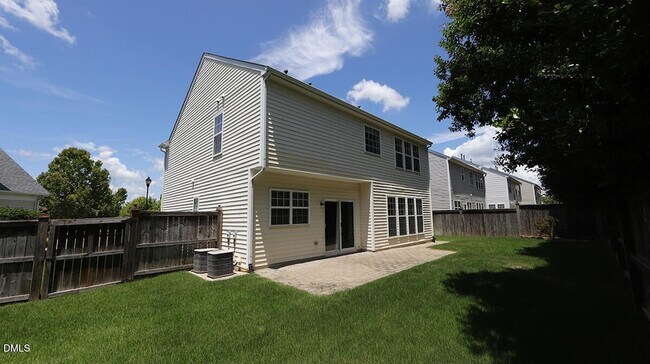 Building Photo - 7400 Lagrange Dr