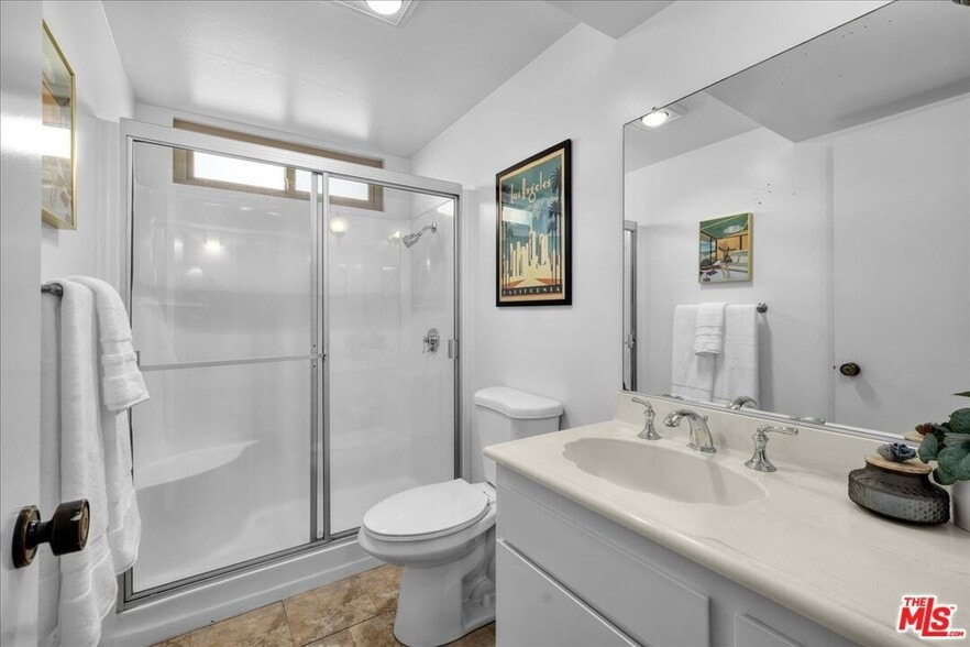 Building Photo - 5267 Coldwater Canyon Ave