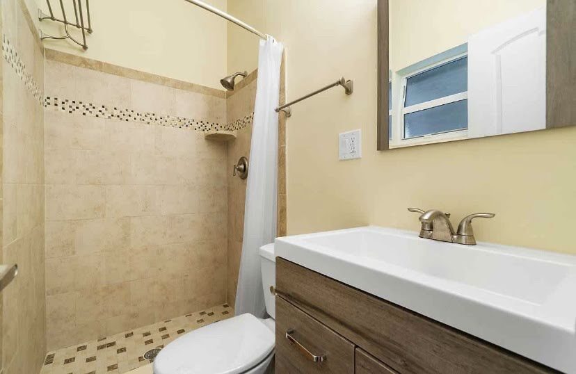 Building Photo - 785 Hibiscus Dr
