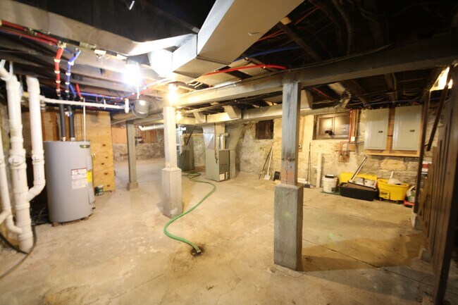 Building Photo - 4637 Virginia Ave