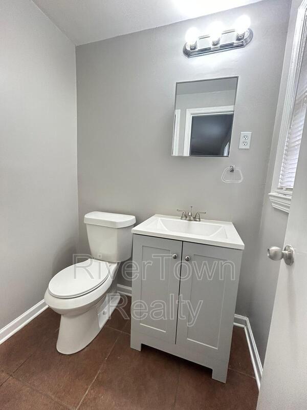 Building Photo - 1316 E Raines Rd