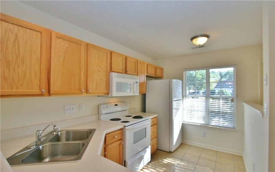 Kitchen - 18 Tannenbaum Circle