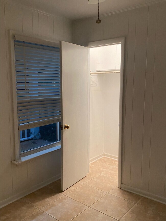 Building Photo - 7585 Skipper Ln