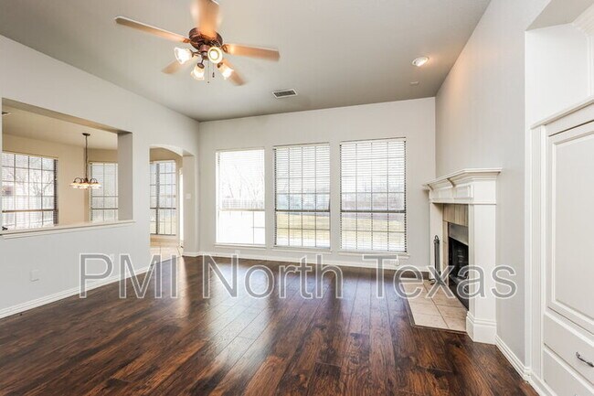 Building Photo - 2541 Indian Hills Dr
