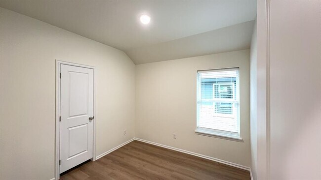 Building Photo - 1217 NW 113th St