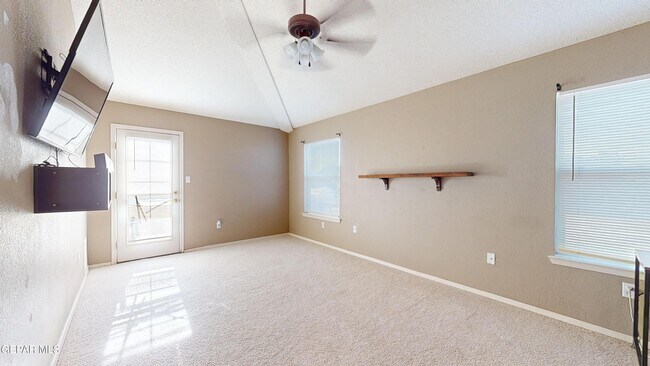 Building Photo - 10803 Elise St