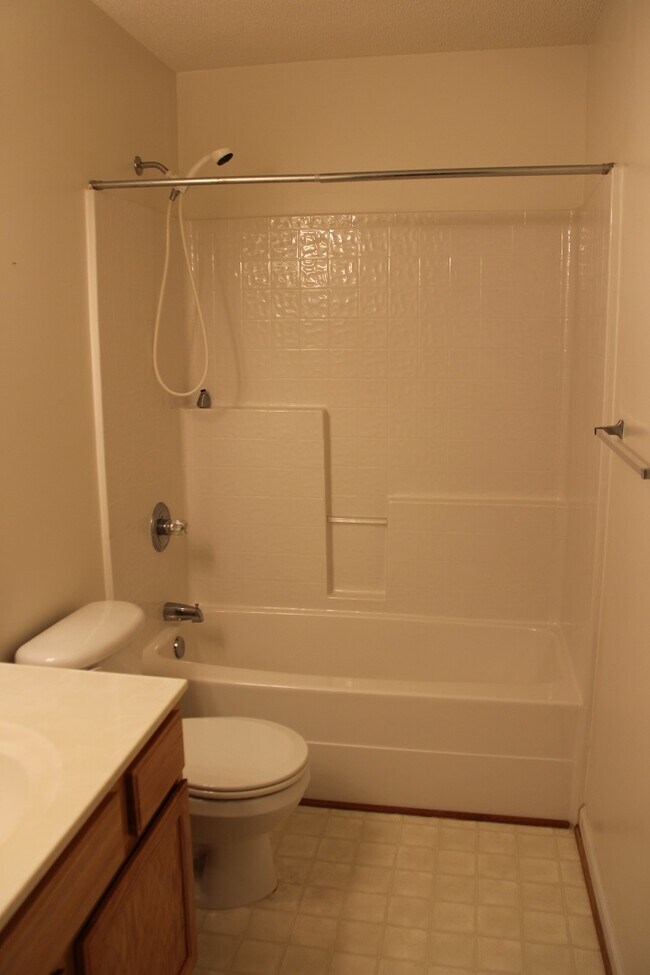 Building Photo - 148 River Walk Ct