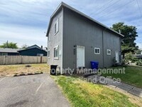Building Photo - 10762 NE Prescott St