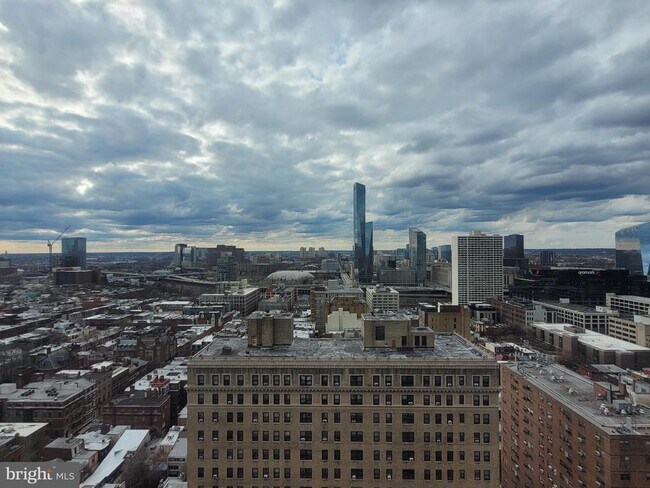 Building Photo - 2020 Walnut St