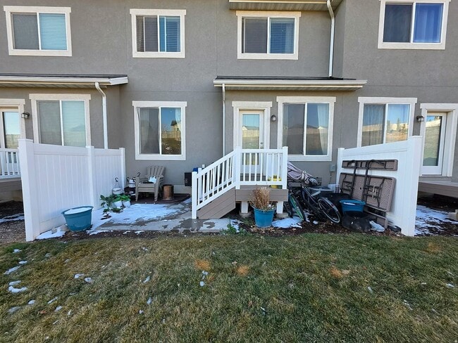 Building Photo - 284 Eaglewood Dr