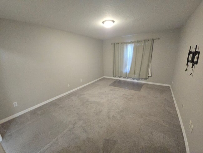 Building Photo - Modern 3 Bedroom 2.5 Bath in Gibsonton (**...