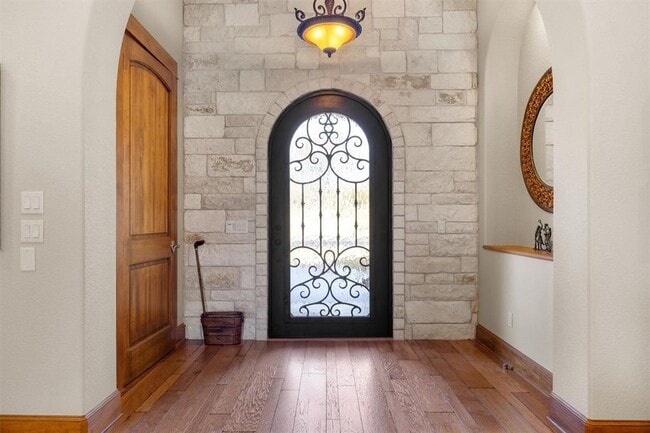 Building Photo - 203 Pristine Dr