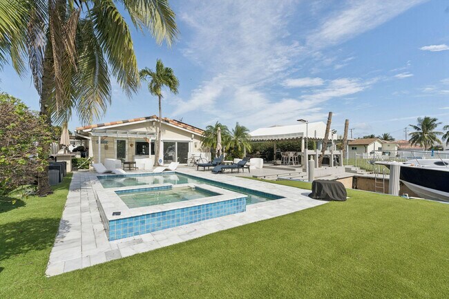 Building Photo - 911 NW 7th St