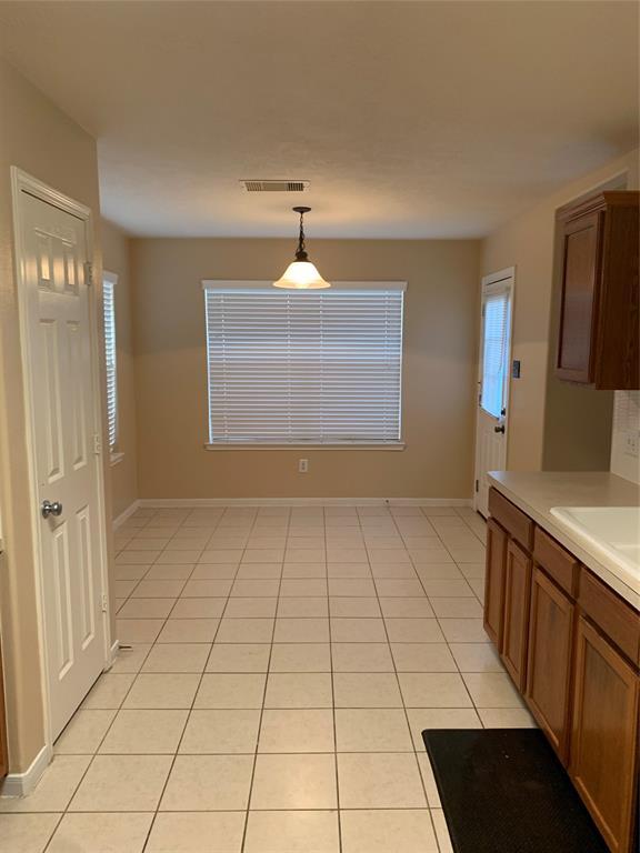 Building Photo - 5429 Lilac Grove Ln