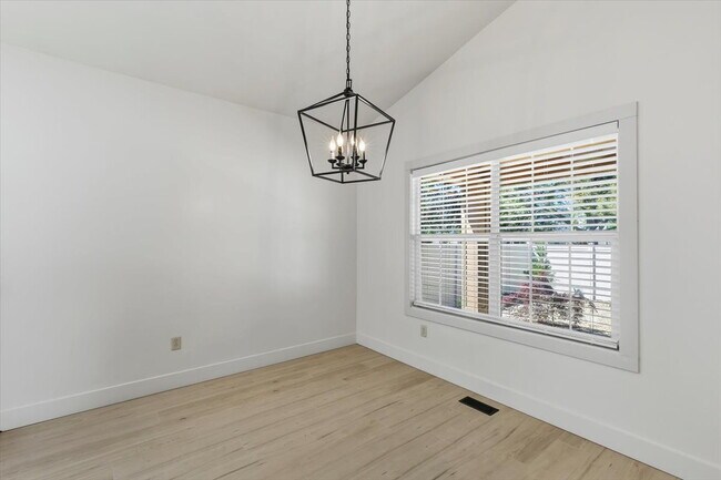 Building Photo - Fantastic 3-bed, 2.5 bath single level home near Downtown Star