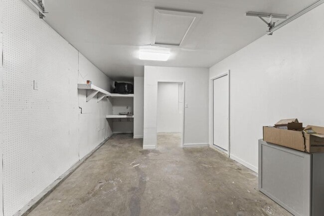 Building Photo - 4142 Meadowdale Dr