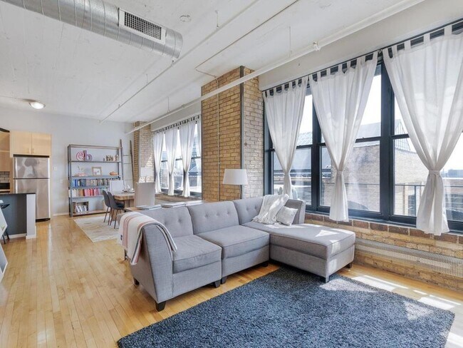Primary Photo - 290 Market St
